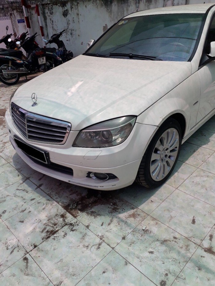 Đổi xe bán Mercedes C250 2008 màu trắng cực trẻ trung sang trọng.