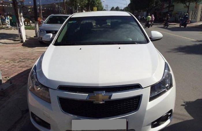 Bán em Cruze 2010 Ltz màu trắng xe còn rất đẹp