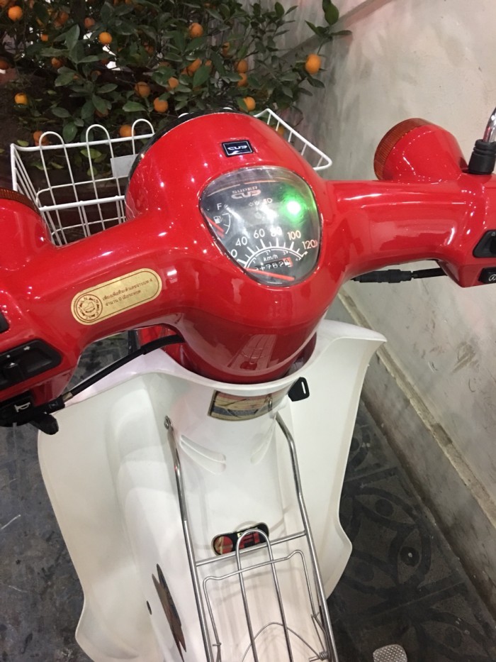 Cub màu đỏ mới mua chưa đăng ký,máy êm,hình thức xe hết chê