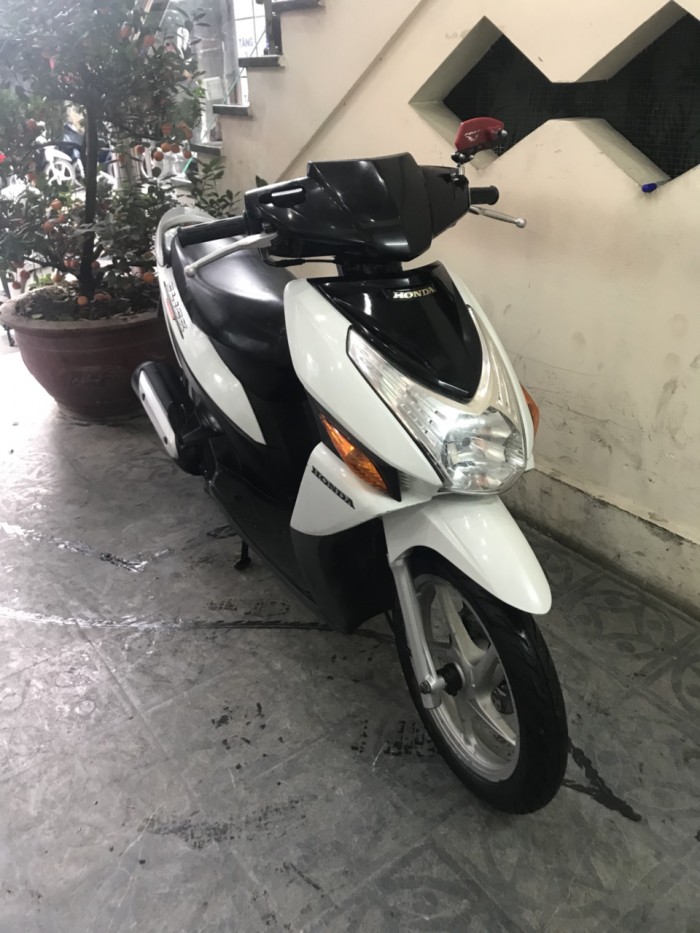Honda Click Trắng Thanh Lịch, Gọn Nhẹ, Tiết Kiệm Nhiên Liệu, Ít Hỏng Vặt