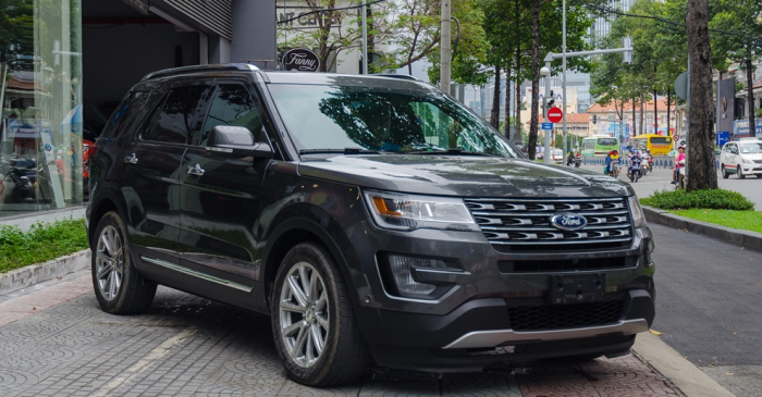 Ford Explorer 2018 trả góp tặng bảo hiểm thân vỏ