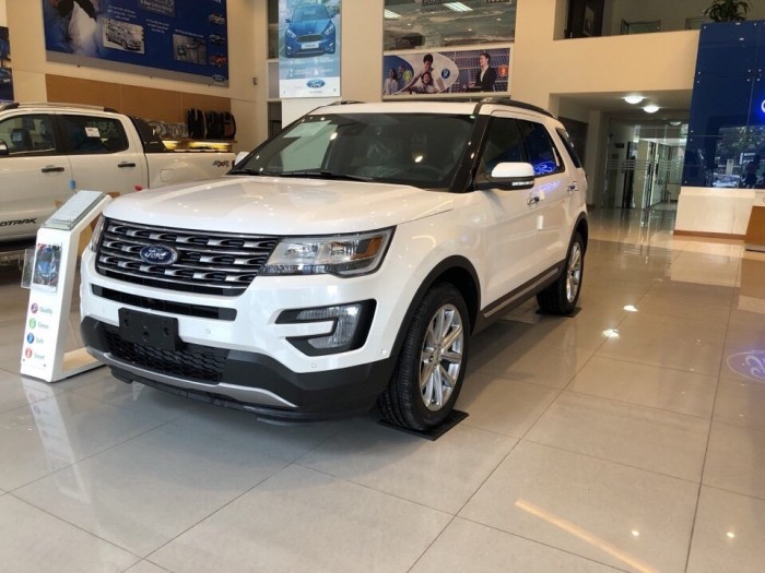 Ford Explorer 2018 trả góp tặng bảo hiểm thân vỏ