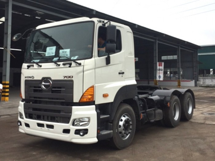 Giảm ngay 50tr cho khách mua xe đầu kéo Hino 700, 2 cầu Trung Quốc