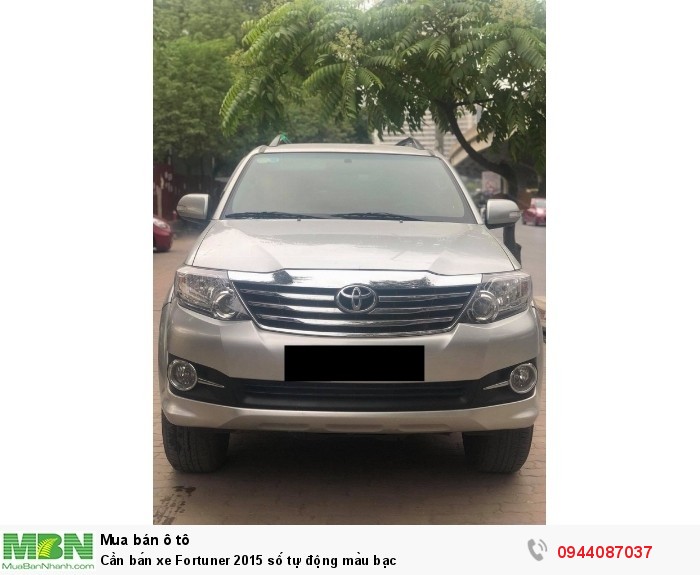 Cần bán xe Fortuner 2015 số tự động màu bạc