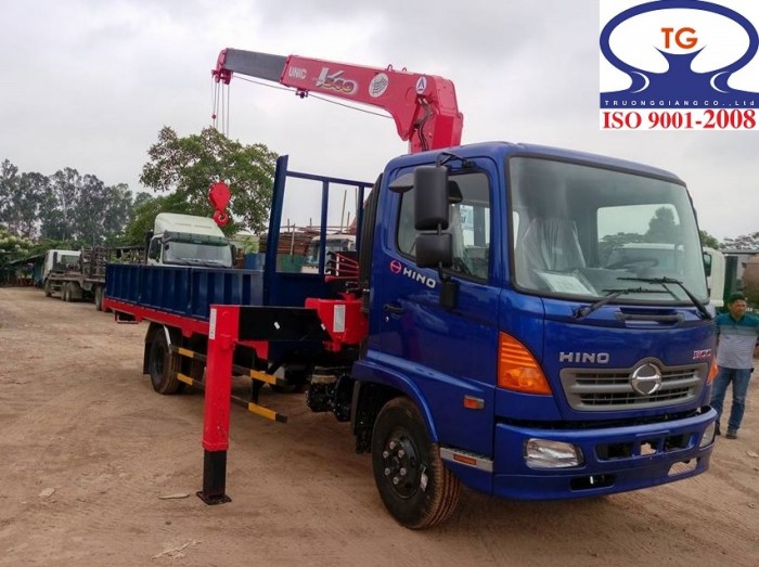 Hino 3.5 tấn gắn cẩu UNIC - SOSAN , xe cẩu hino 3.5 tấn bán trả góp