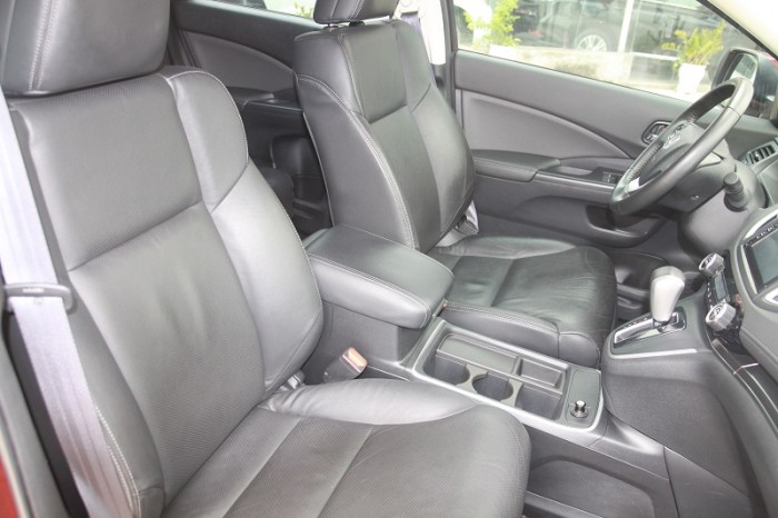 Honda CRV 2.4L màu Đỏ bọc đô, sản xuất và đăng kí 2016.