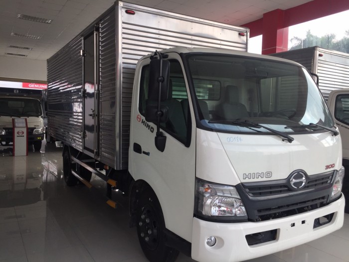 Bán xe tải Hino 650l mới 2017 tải trọng 1,8 tấn, giá rẻ nhất thị trường