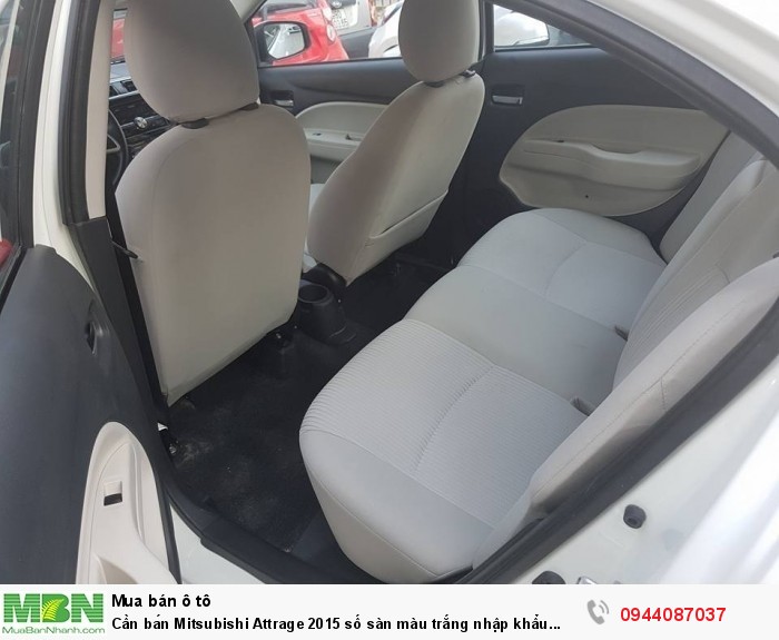 Cần bán Mitsubishi Attrage 2015 số sàn màu trắng nhập khẩu Thái Lan.