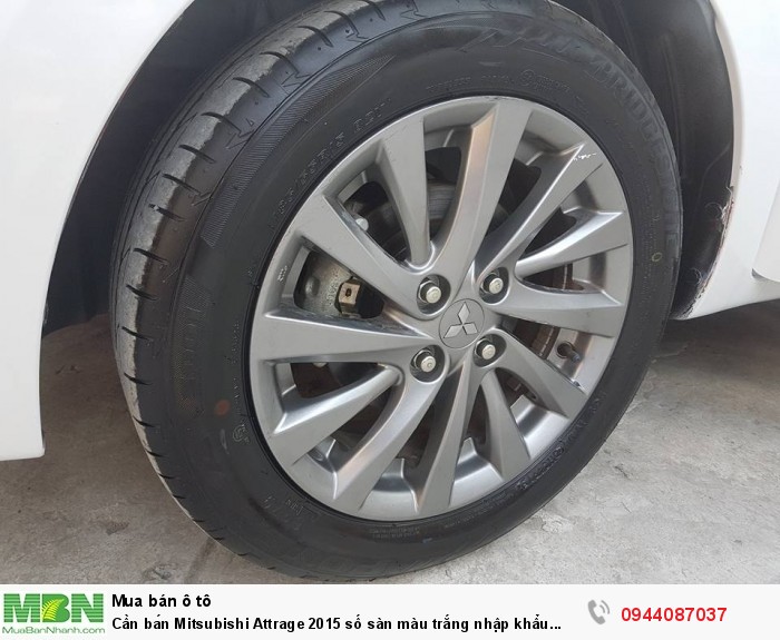Cần bán Mitsubishi Attrage 2015 số sàn màu trắng nhập khẩu Thái Lan.