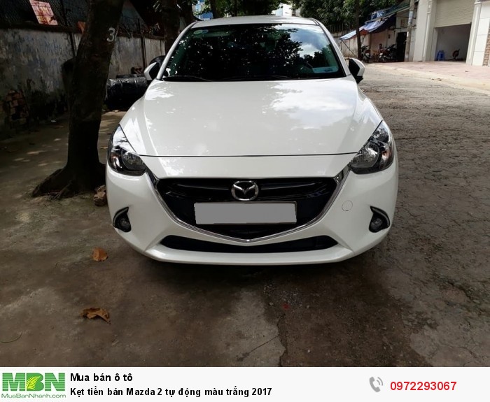 Kẹt tiền bán Mazda 2 tự động màu trắng 2017
