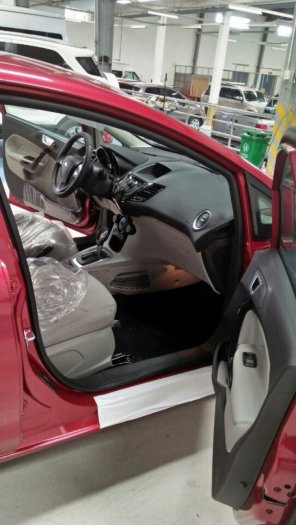 Ford Fiesta 2018 khuyến mãi hấp dẫn tháng 4