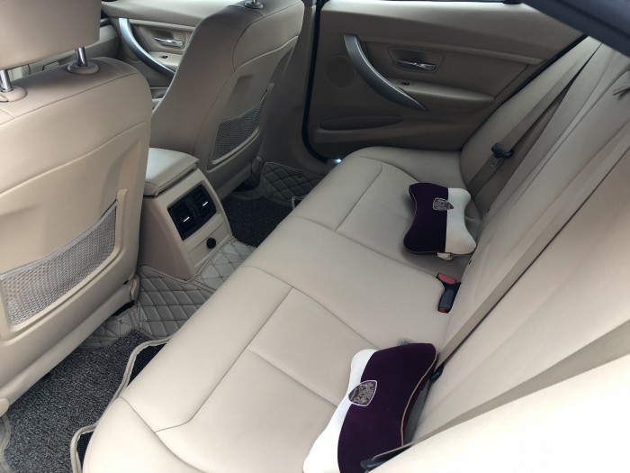 Bán BMW 320i 2012 trắng, rất mới