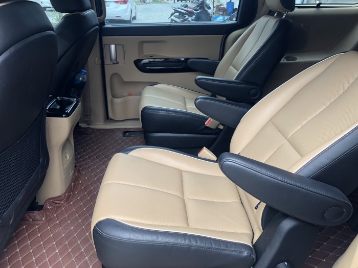 Bán Kia Sedona 3.3 GATH 2016 chính chủ, rất mới