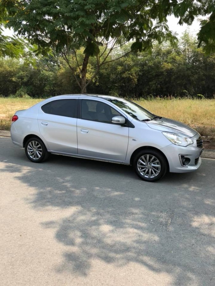 Cần bán xe Mitsubishi Attrage 2016 số sàn nhập khẩu