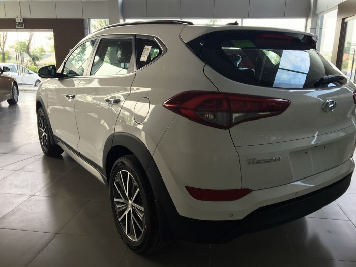 Hyundai Tucson 2018 màu trắng full option