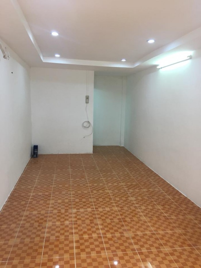 Bán nhà quận 10 CMT8 45m 2 lầu