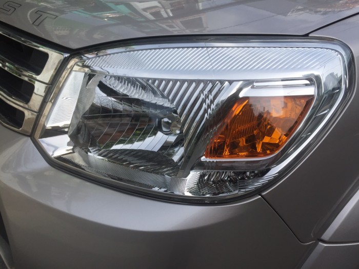 Cần bán xe Ford Everest 2015 số sàn máy dầu