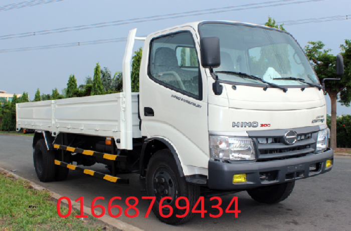 Xe Hino 300 XZU 720L thùng kín 3t5 giá tốt nhất miền nam mới 2017