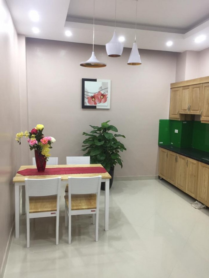 Bán gấp nhà Nguyễn Thái Học 30 m2 xây đua 35m, mt 3,2m, ngõ thoáng, giá thương lượng