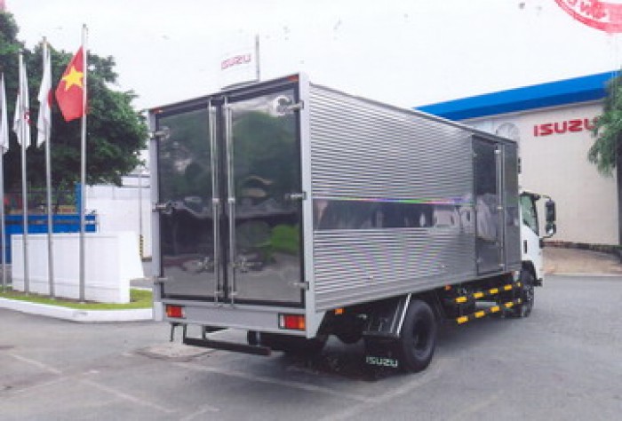 Bán trả góp xe Isuzu 5.5 tấn NQR75LE4 thùng kín inox giá rẻ nhất Miền Nam