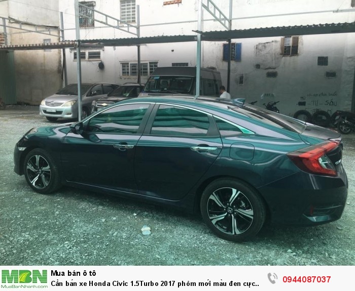 Cần bán xe Honda Civic 1.5Turbo 2017 phôm mới màu đen cực vip