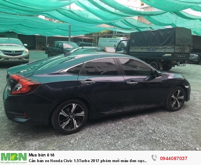 Cần bán xe Honda Civic 1.5Turbo 2017 phôm mới màu đen cực vip