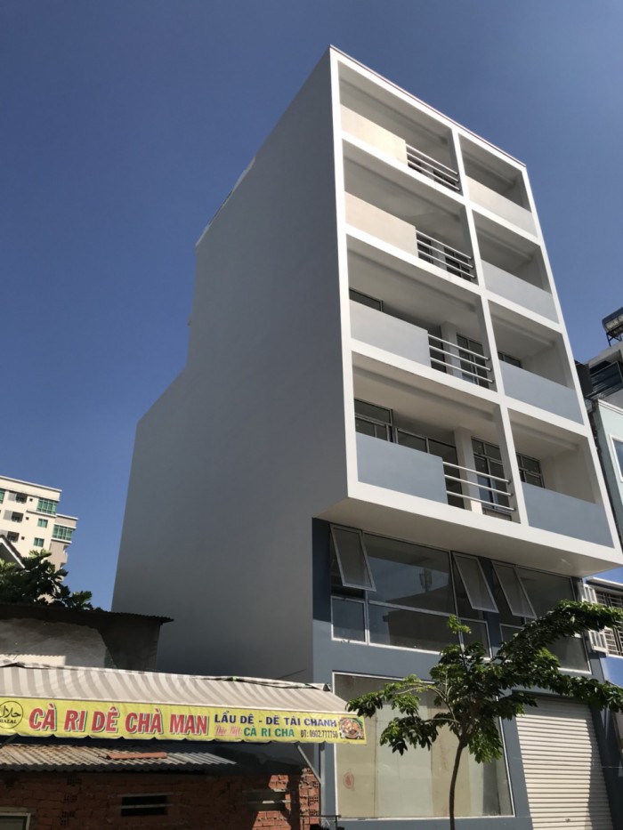 BUILDING 2 MT Nguyễn Cửu Vân. 7x14. 5 Lầu, thang máy. 20 tỷ