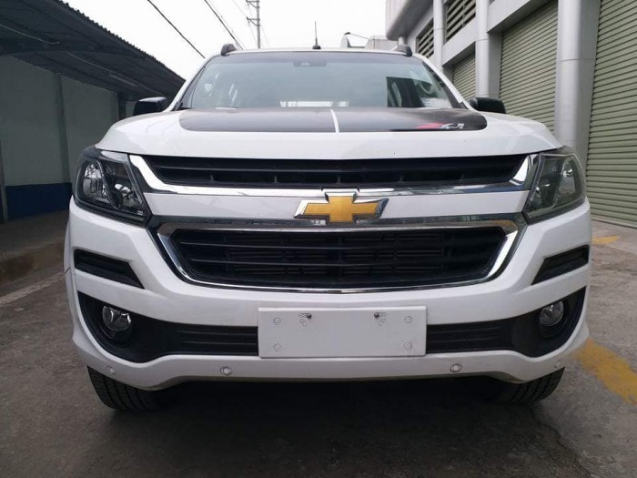 Chevrolet Trailblazer SUV phong cách mỹ máy dầu nhập khẩu Thái Lan