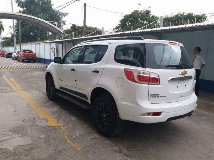 Chevrolet Trailblazer SUV phong cách mỹ máy dầu nhập khẩu Thái Lan