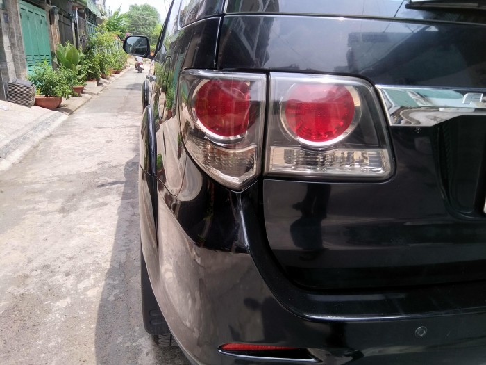 Cần bán gấp Fortuner 16 đk 17, máy xăng , số tự động