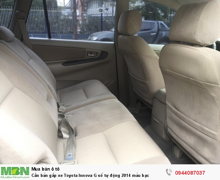 Cần bán gấp xe Toyota Innova G số tự động 2014 màu bạc