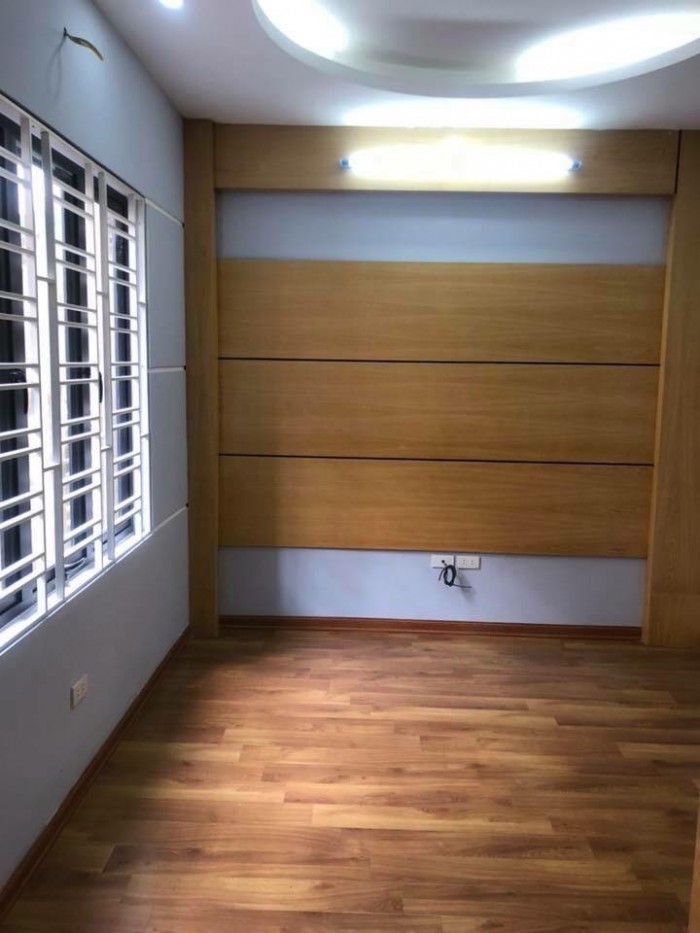 Bán nhà Hoa Bằng 40m2, 5 tầng, MT 6m đẹp như hoa hậu chỉ 4.7 tỷ