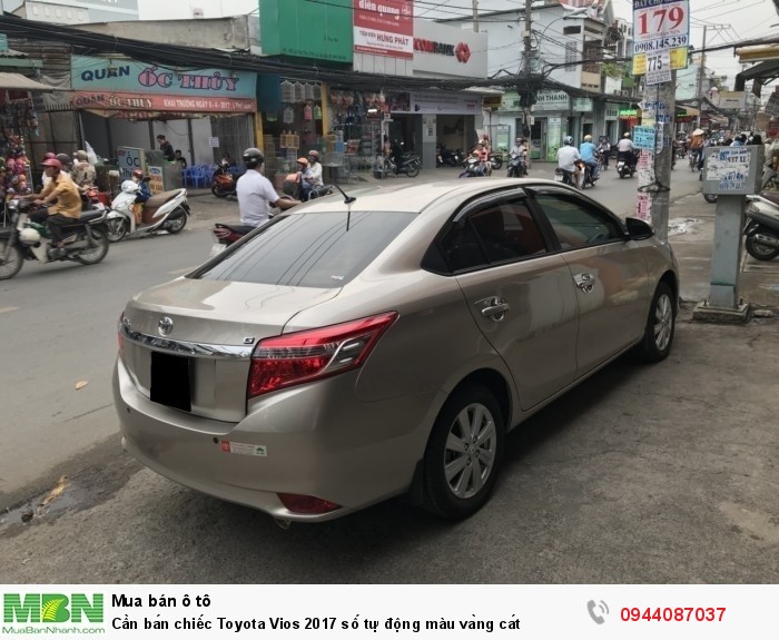 Cần bán chiếc Toyota Vios 2017 số tự động màu vàng cát