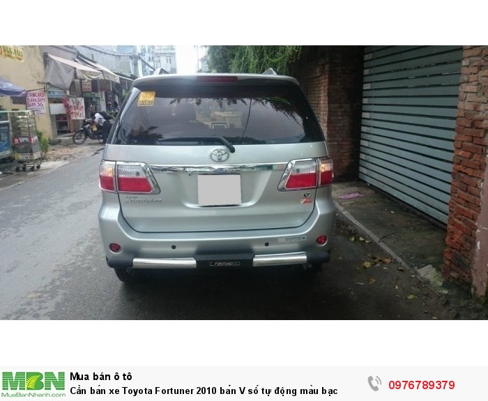 Cần bán xe Toyota Fortuner 2010 bản V số tự động màu bạc