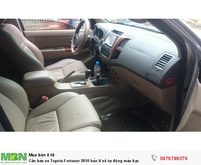Cần bán xe Toyota Fortuner 2010 bản V số tự động màu bạc