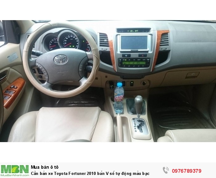 Cần bán xe Toyota Fortuner 2010 bản V số tự động màu bạc