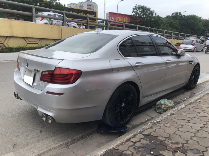 Bán BMW 523i 2010 ngoại thất M5 fulloption