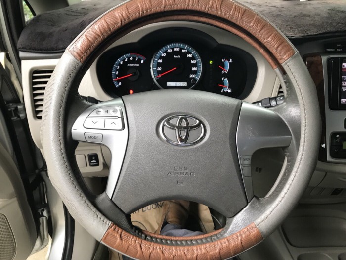 Bán xe Toyota Innova V 2012, màu bạc, biển TP, giá thuơng luợng, hổ trợ góp