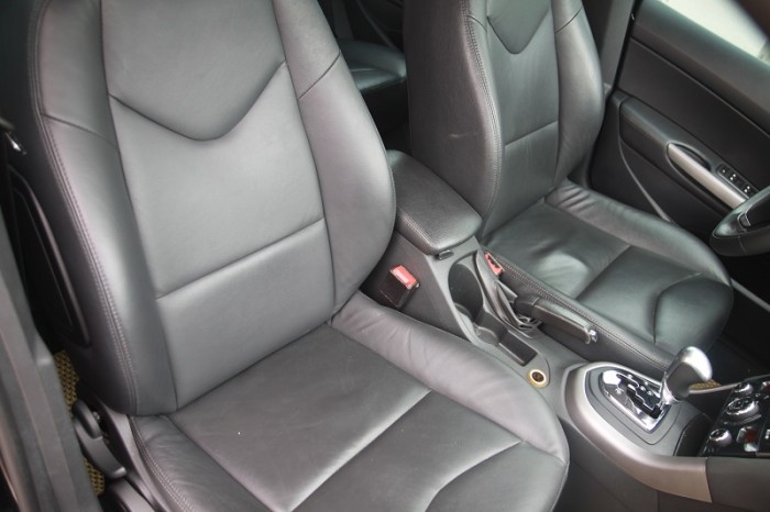 Peugeot 408 Premium sản xuất và đăng kí 2015 màu đen, nội thất đen.
