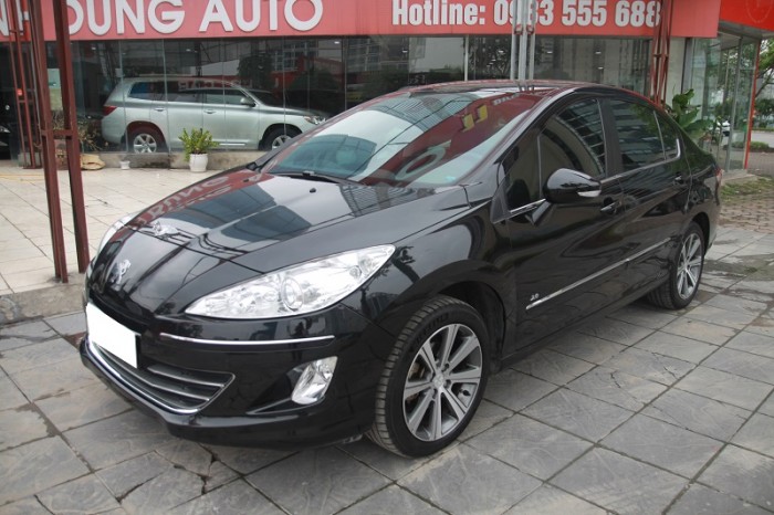 Peugeot 408 Premium sản xuất và đăng kí 2015 màu đen, nội thất đen.