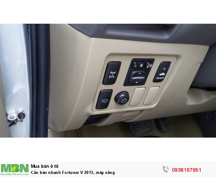 Cần bán nhanh Fortuner V 2013, máy xăng