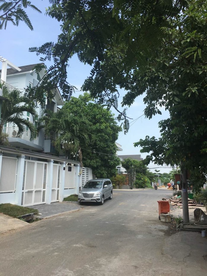 Bán đất Biệt thự - Thủ Đức - 200m2