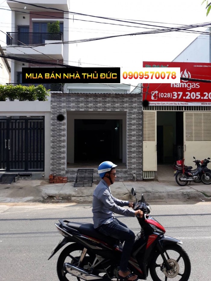 Bán nhà mặt tiền đường Dương Văn Cam, cách Phạm Văn Đồng 100m giá 4 tỷ