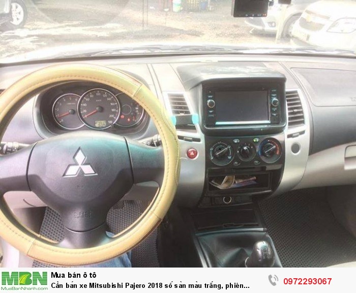 Cần bán xe Mitsubishi Pajero 2018 số sàn màu trắng, phiên bản máy dầu