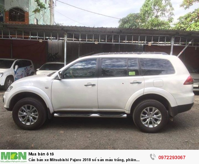 Cần bán xe Mitsubishi Pajero 2018 số sàn màu trắng, phiên bản máy dầu