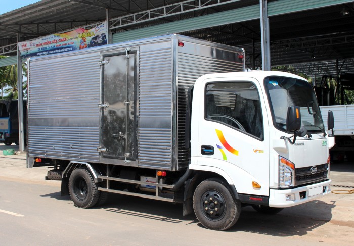 Xe tải 2 tấn 4 động cơ Hyundai  veam 252 thùng mui ,kín.