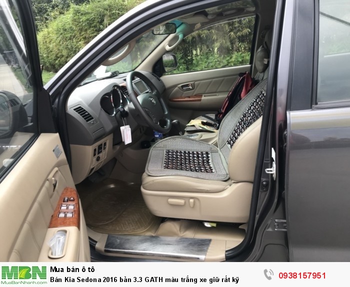 Bán Kia Sedona 2016 bản 3.3 GATH màu trắng xe giữ rất kỹ