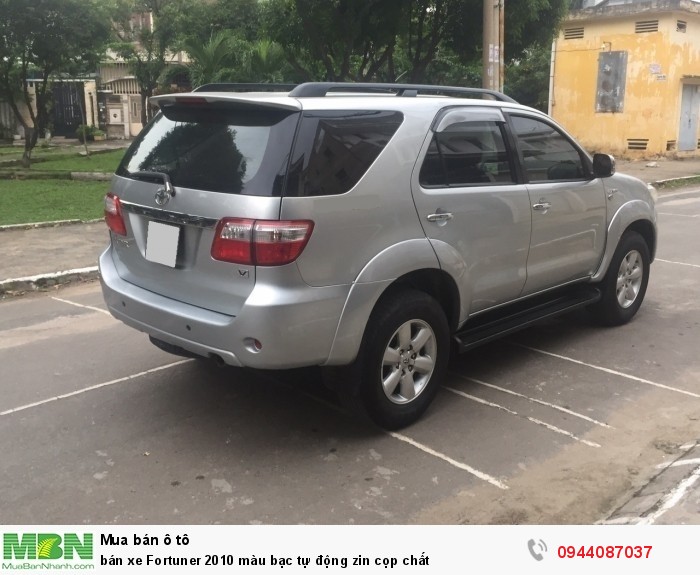 Bán xe Fortuner 2010 màu bạc tự động xe em đi rất kỹ