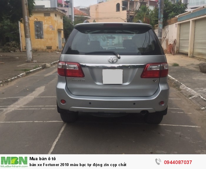 Bán xe Fortuner 2010 màu bạc tự động xe em đi rất kỹ