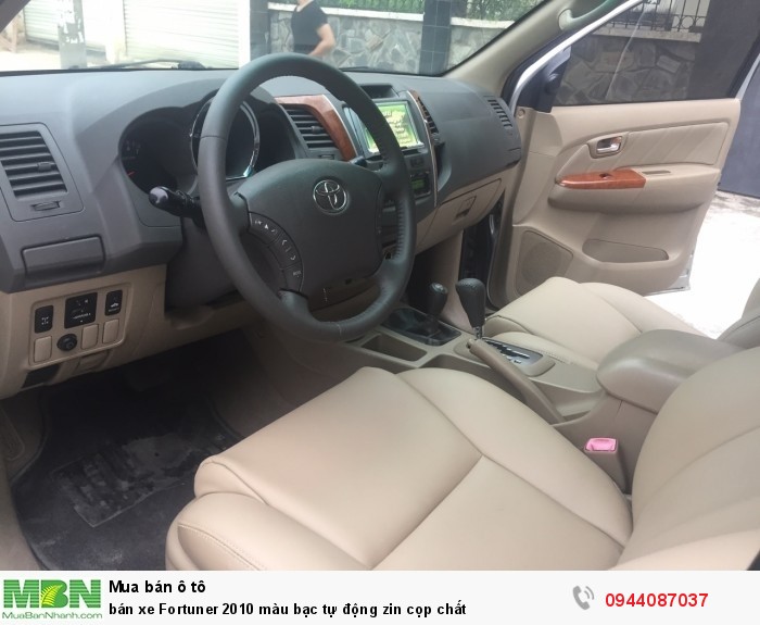 Bán xe Fortuner 2010 màu bạc tự động xe em đi rất kỹ